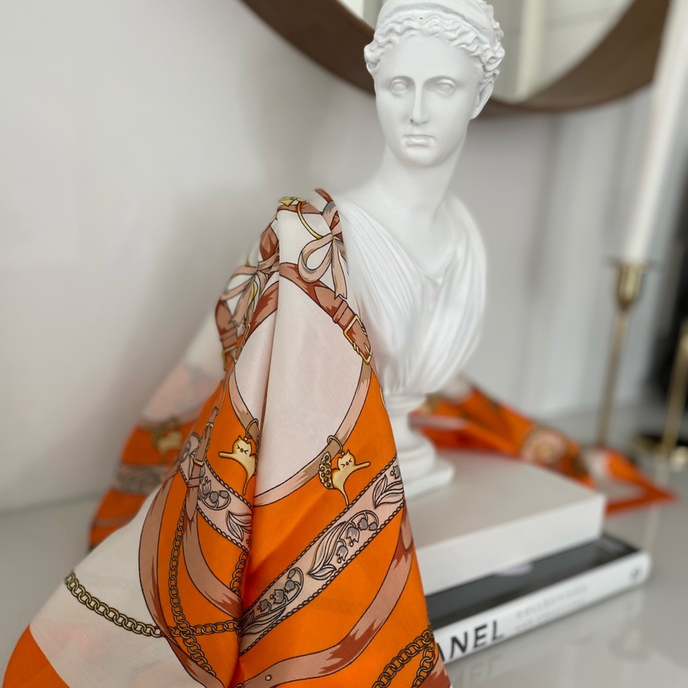 Hermès inspired scarf.